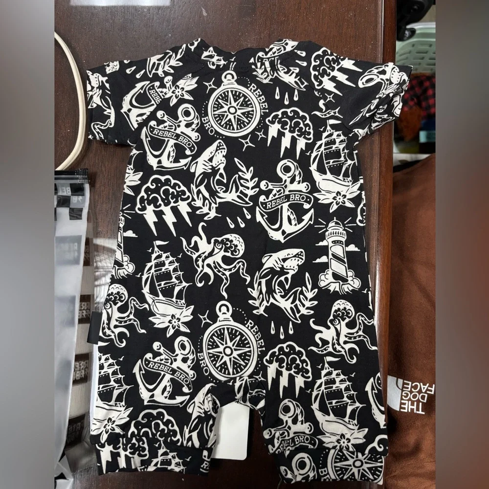 Rebel Bro Black and White Bamboo Zippy New Born Size. NEW WITH TAGS. - Picture 4 of 5